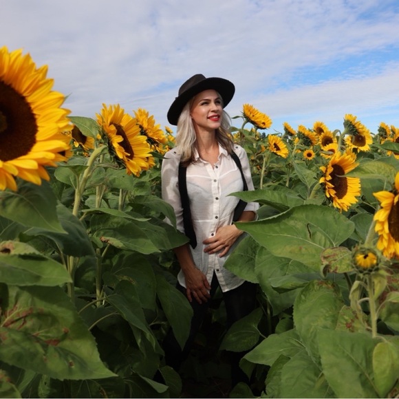 Meet your Posher, Claire - Picture 2 of 3